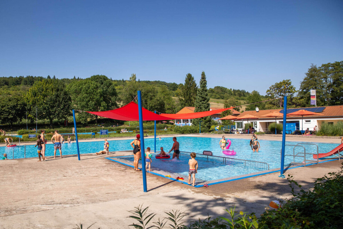 Zwembad met kinderbad van Camping Walsheim